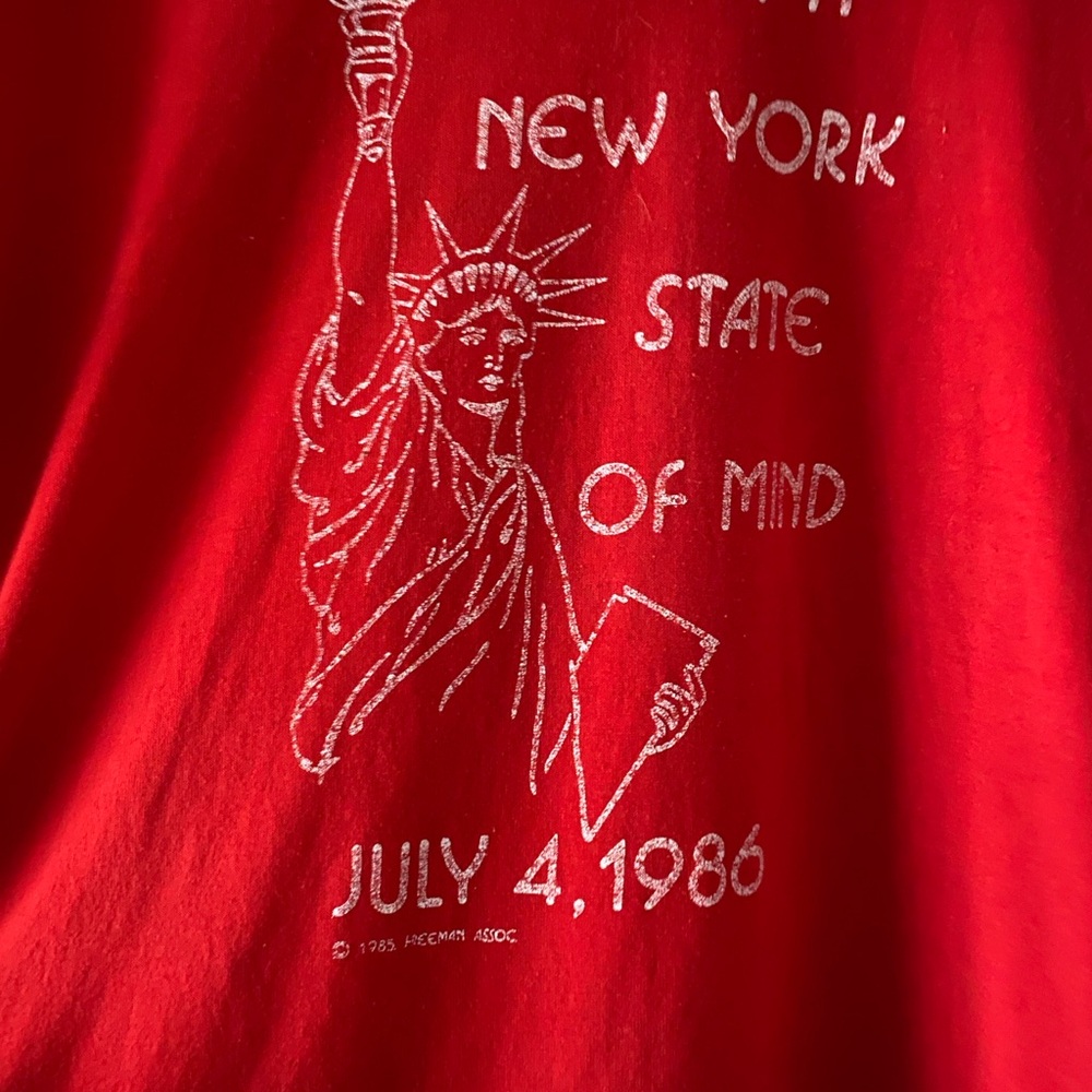 1986 Vintage Red New York State of Mind 4th of July Graphic Tee